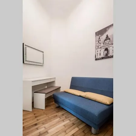 Apartman Oktober 6/8