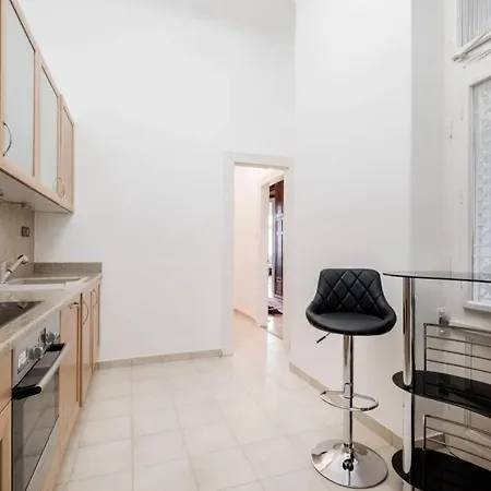Apartman Oktober 6/8