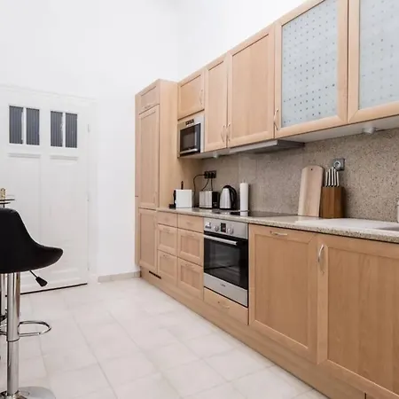 Apartman Oktober 6/8